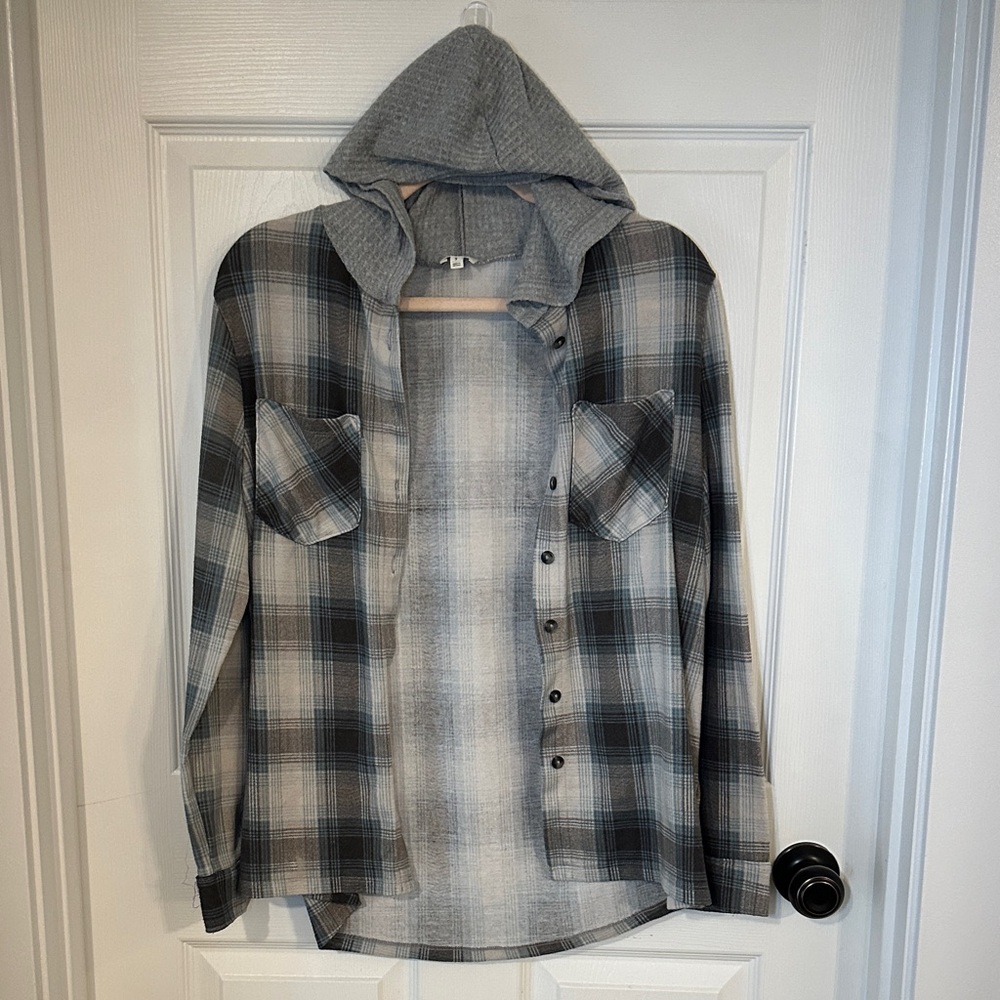 BKE Textured Knit Sweater in Gray
